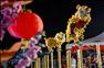 1月9日，在馬來西亞吉隆坡，舞獅演員在推介儀式上表演。