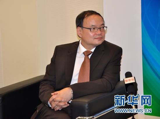 　新加坡南洋理工大學(xué)人文與社會(huì)科學(xué)學(xué)院院長(zhǎng)劉宏接受新華網(wǎng)新加坡頻道采訪