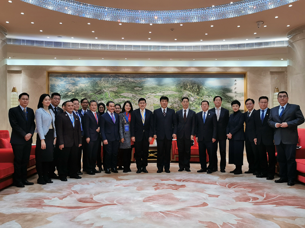 成都市市長羅強(qiáng)會(huì)見中國—東盟中心秘書長陳德海一行
