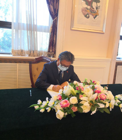 陳德海秘書長(zhǎng)赴越南駐華大使館參加吊唁活動(dòng)