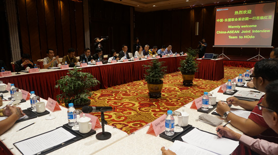 中國—東盟記者聯(lián)合采訪團參訪無錫民營企業(yè)
