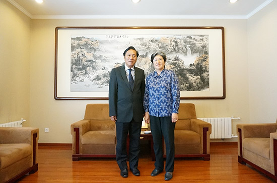楊秀萍秘書長會見老撾外交學院院長永·占塔瑯西