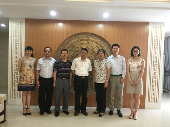 楊秀萍秘書長(zhǎng)會(huì)見廣西自治區(qū)教育廳負(fù)責(zé)人